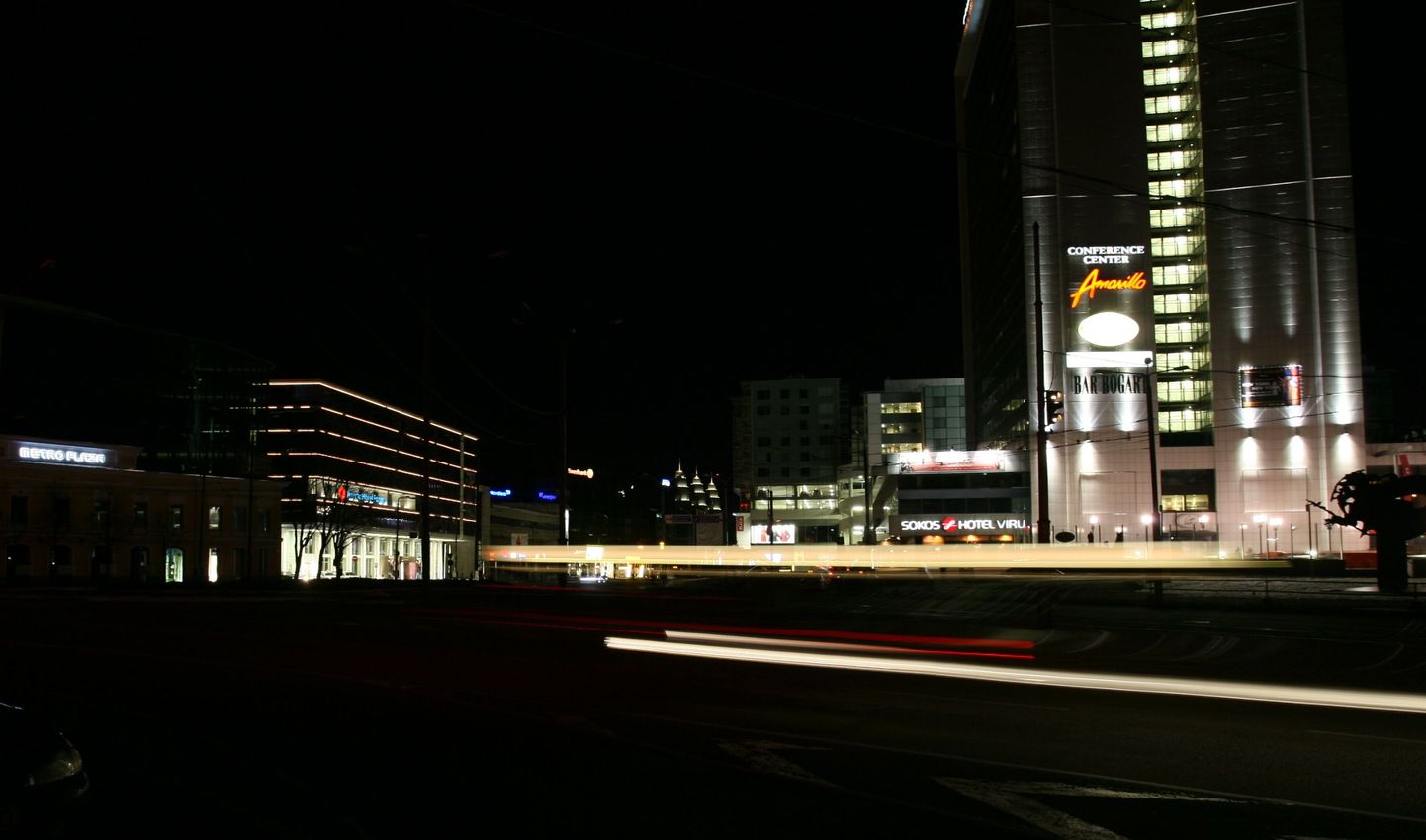 Площадь Виру после выключения освещения. Март 2009 года.