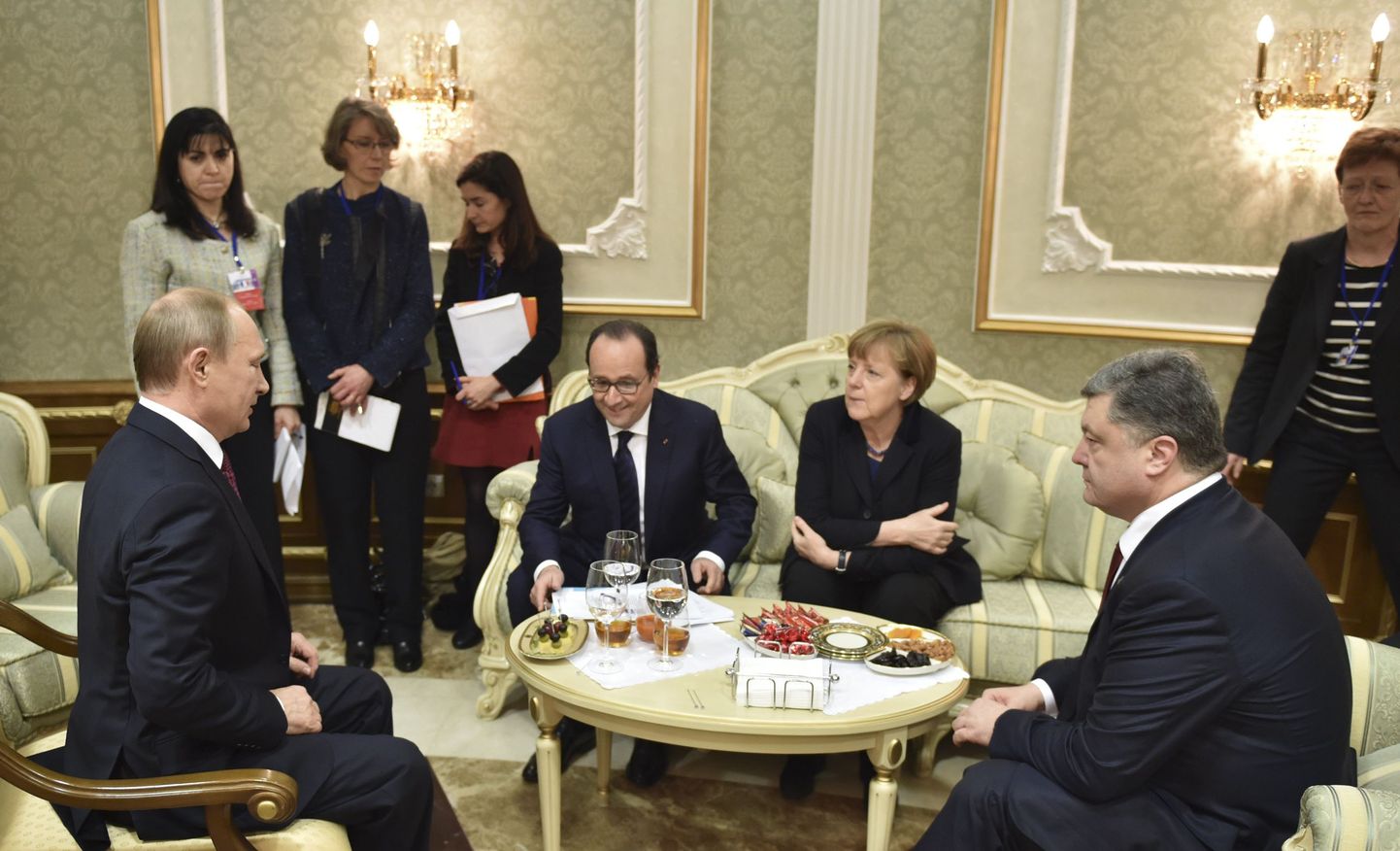 Порошенко, Меркель, Олланд и Путин на переговорах в Минске.