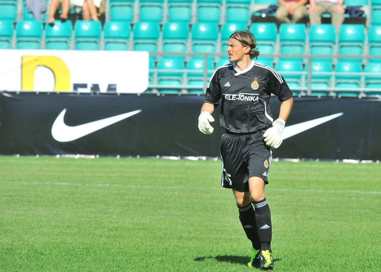 Вчера во время матча на стадионе в Лиллекюла Сергей Парейко пропустил в свои ворота два мяча.
