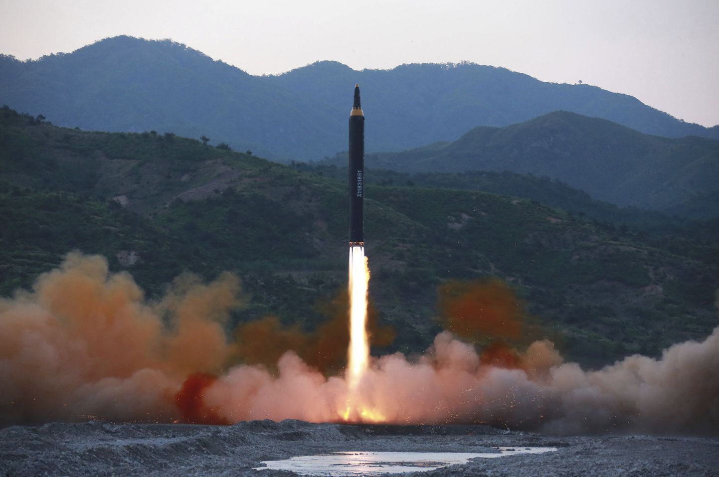 Uue Hwasong-12 tüüpi raketi katsetus.