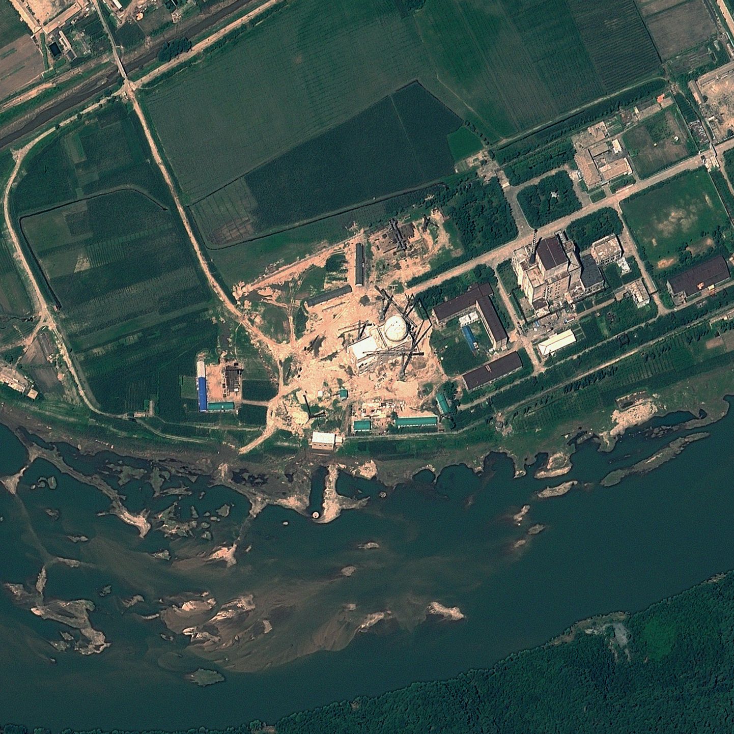 Satelliitfoto Põhja-Korea Yongbyoni tuumauuringute keskusest