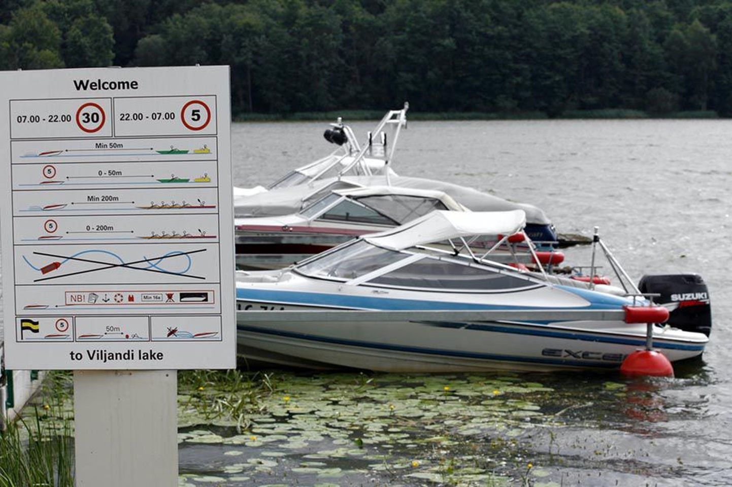 Paljud veespordi- ja kalastushuvilised on lunastanud endale koha Viljandi järve kai ääres.