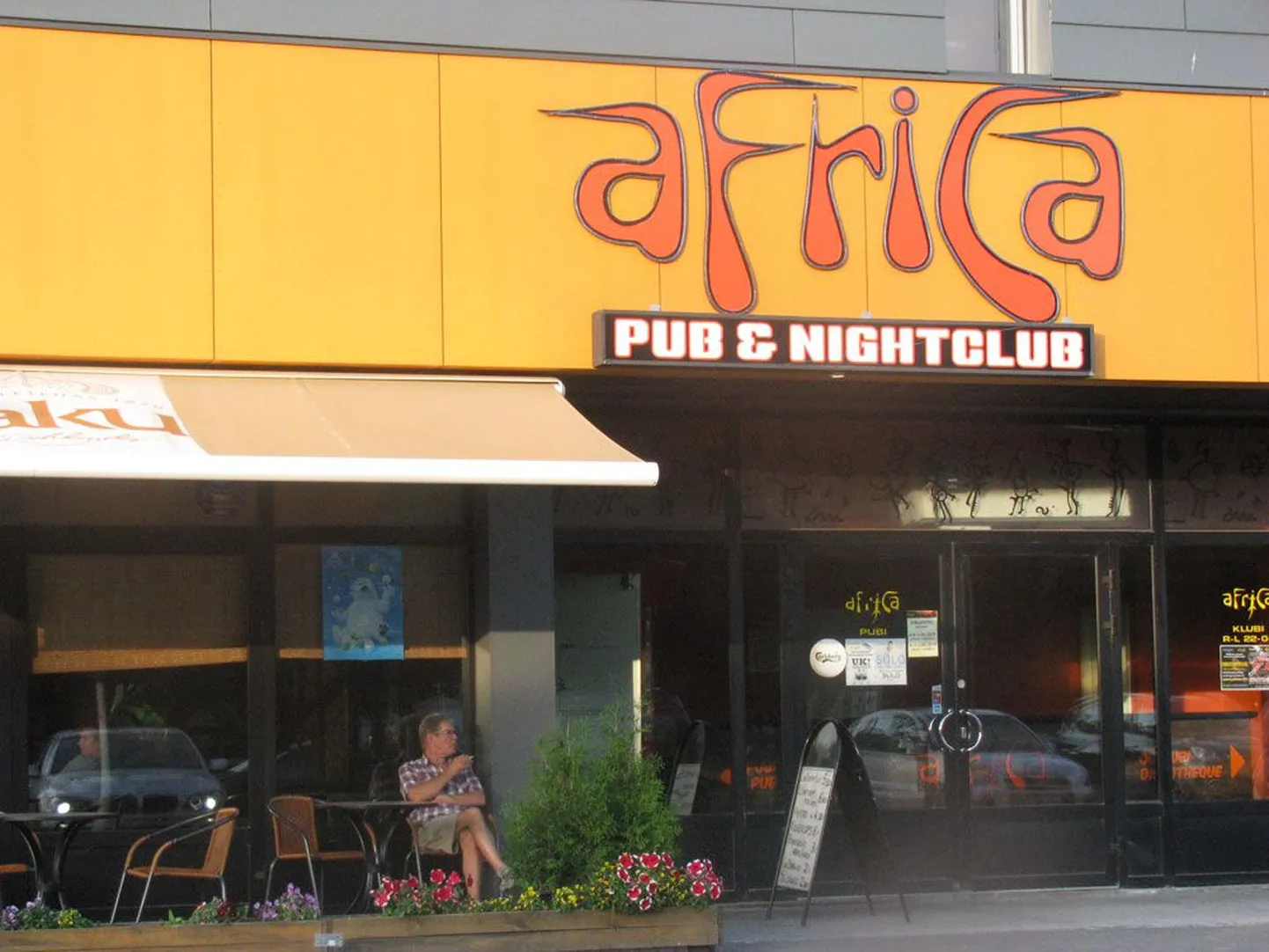Kaks ühes: Africa esimesel korrusel asub pubi, keldris ööklubi.