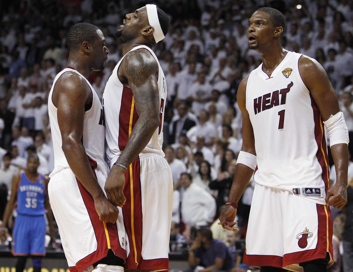 Miami Heati tähed  (vasakult) Dwyane Wade, LeBron James ja Chris Bosh on meistritiitlist vaid ühe võidu kaugusel.