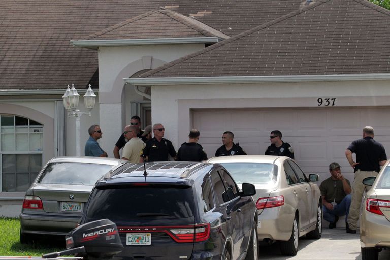 Politsei Omar Mateeni vanemate maja juures. Foto: Scanpix
