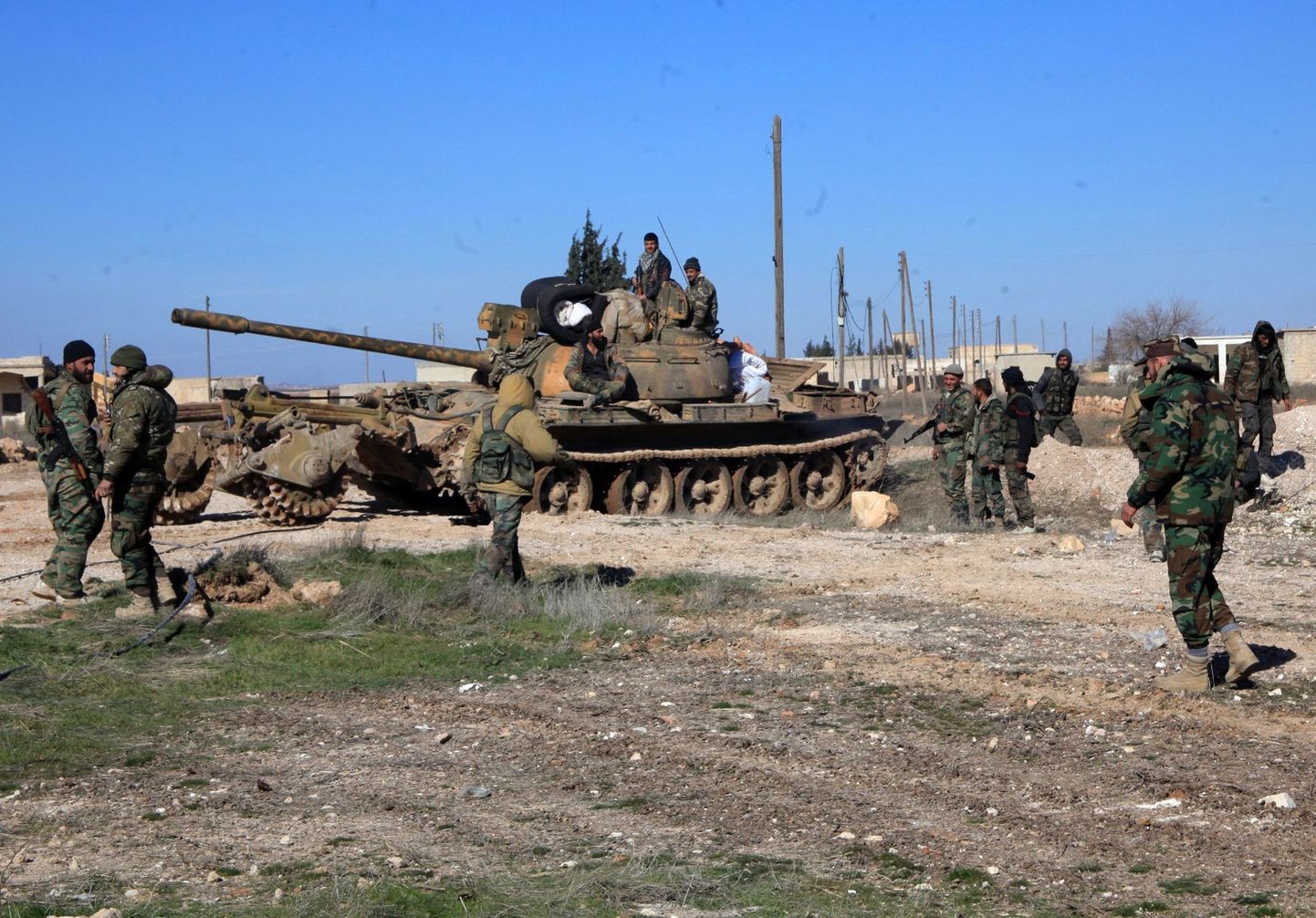 Süüria valitsusväed Ain al-Hanashi linnas.