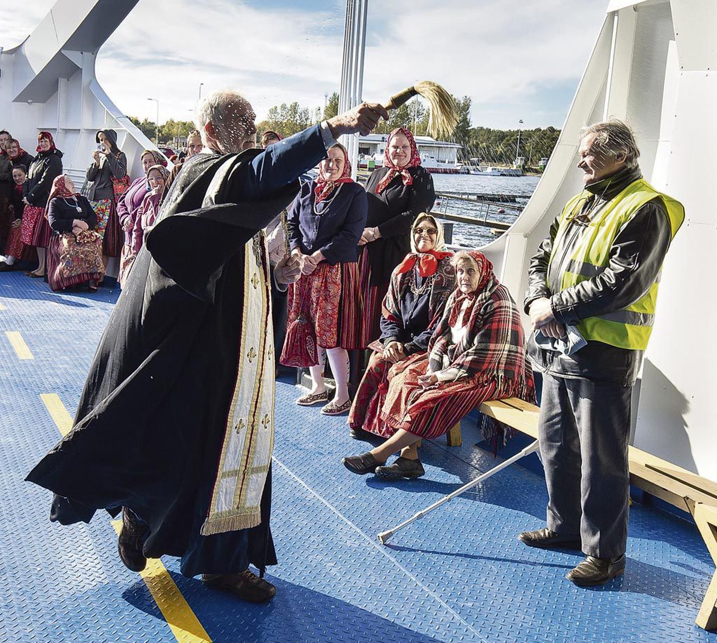 Uue laeva Kihnu Virve avareisi tseremoonial osales Kihnu koguduse õpetaja, ülempreester isa Viktor.