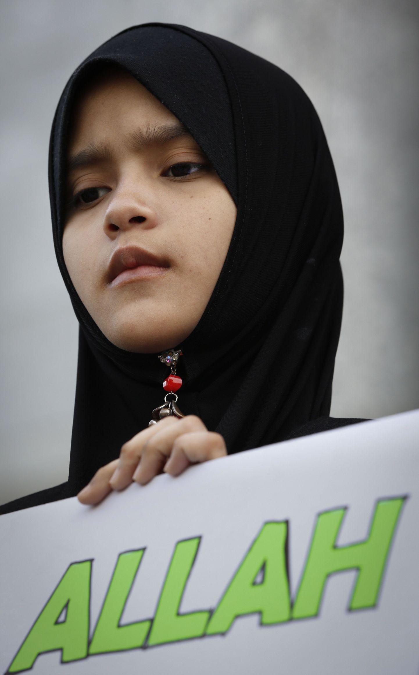Malaislane Kuala Lumpuris kohtumaja ees protestimas.