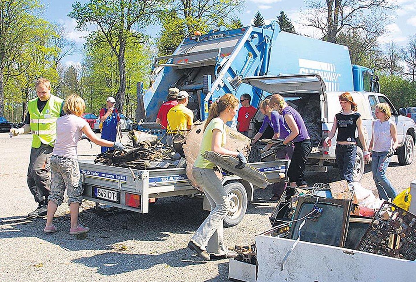 Esimesel «Teeme ära!» üritusel kolm aastat tagasi korjasid vabatahtlikud Eestis kokku 10 000 tonni prügi.