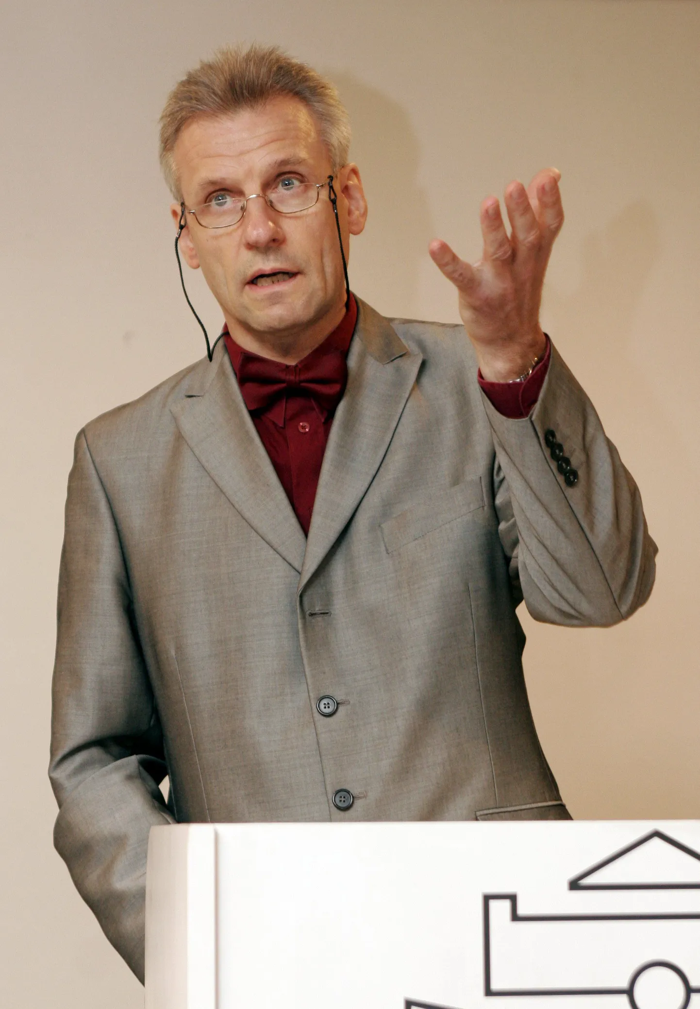 Professor Ivar Raig.