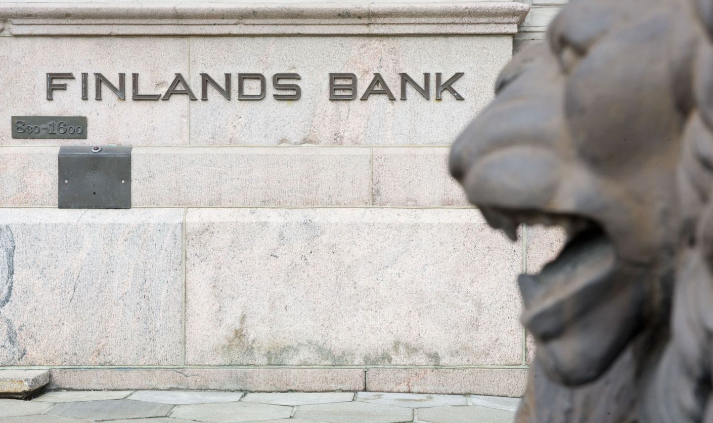 Lõvikujud Soome Panga peamaja ees Helsingis.