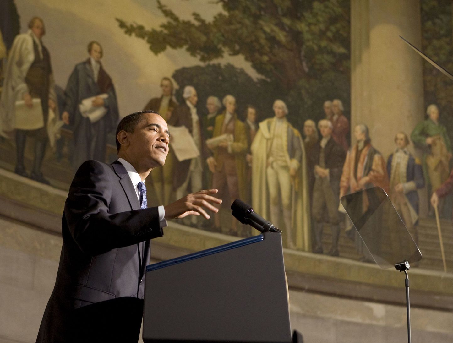 USA president Barack Obama kõnelemas riiklikust julgeoekust Washingtoni rahvusarhiivis.