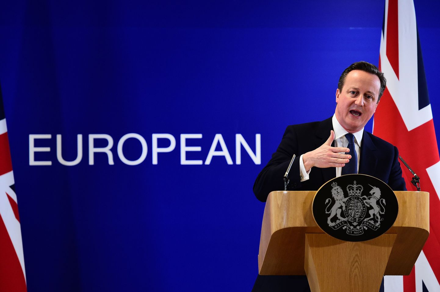 Briti peaminister pressikonverentsil pärast läbirääkimisi Euroopa Liidu juhtidega.