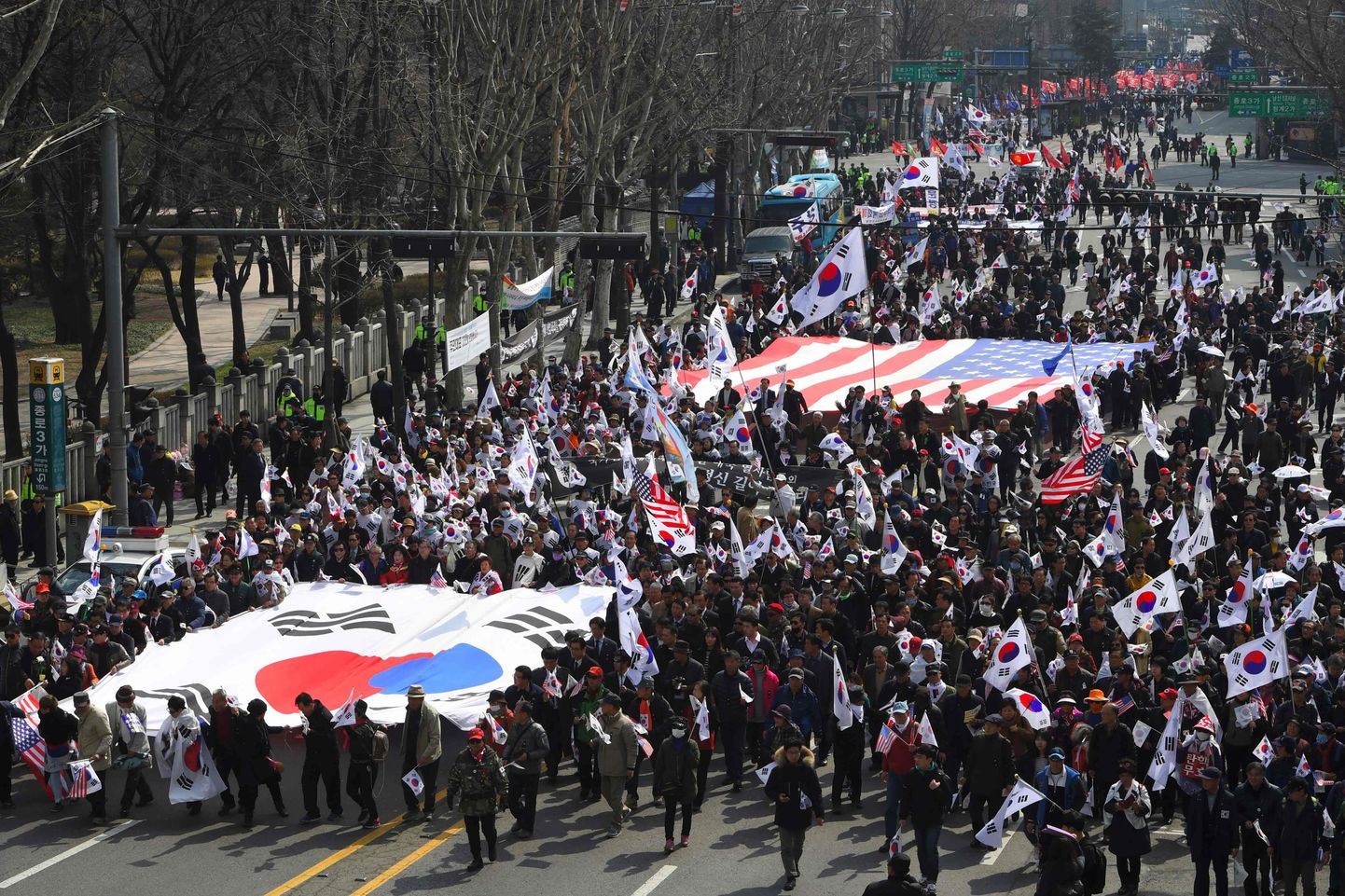 Protestivad lõunakorealased.