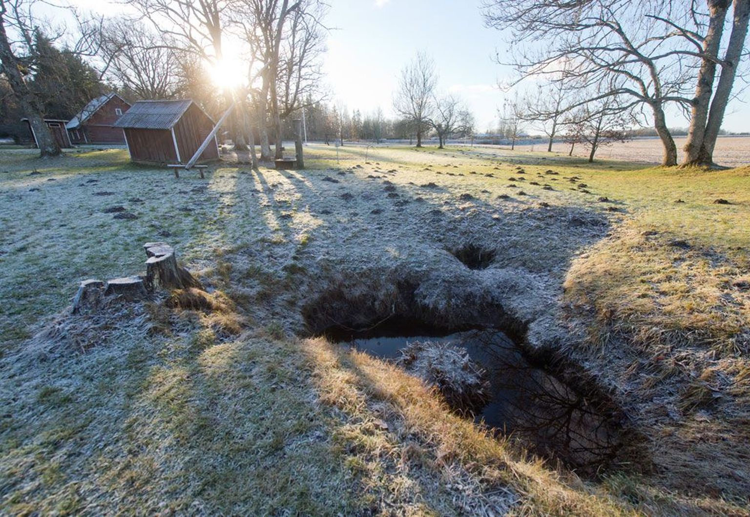 Kuigi looduskaitsjad pelgavad, et Tuhala nõiakaevu (pildil) naabrusse kavandatav lubjakivikarjäär võib loodusnähtuse hävitada, väidavad maardlat rajada soovivad Riverito esindajad vastupidist.