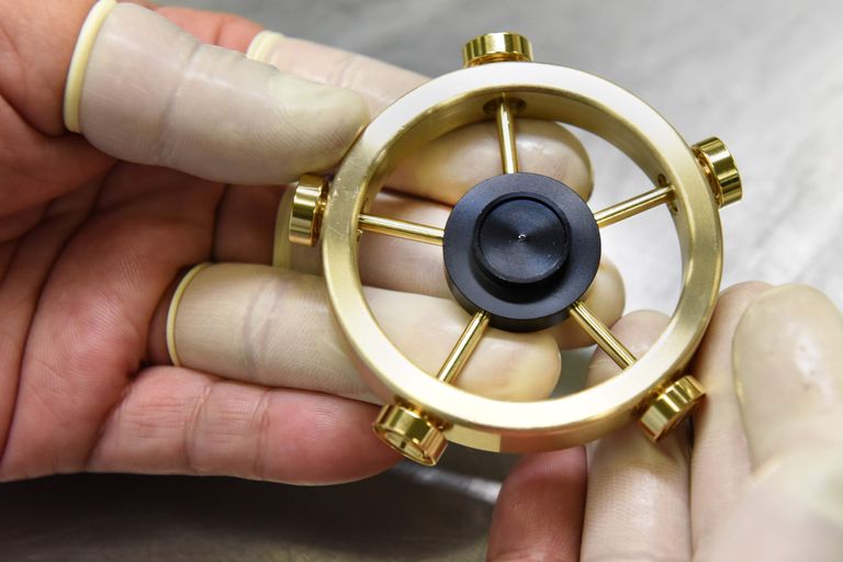 Jaapani firma NSK Micro Precision valmistab eksklusiivset sõrmespinnerit