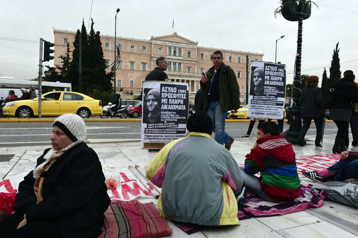 Süüria põgenikest protestijad Ateenas.