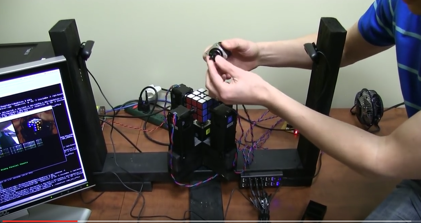 Rubiku kuubiku lahendamise robot