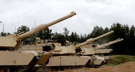 В Латвии началась борьба за 200 млн евро, выделяемых на исторический заказ бронетехники