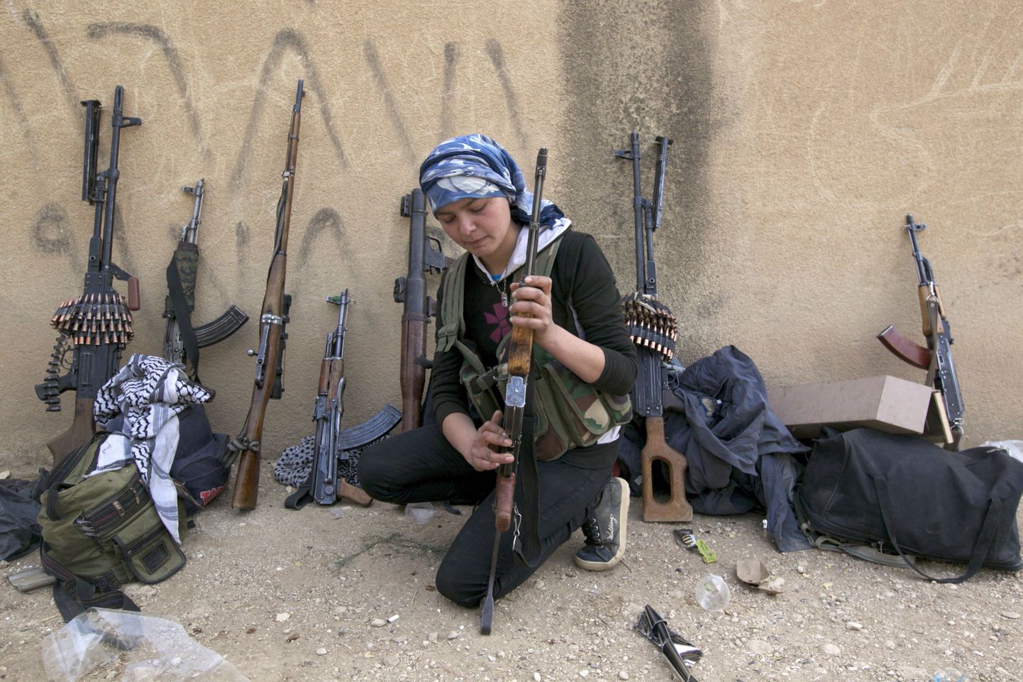 Kurdi Rahvakaitse üksuse(YPG) naisvõitleja.