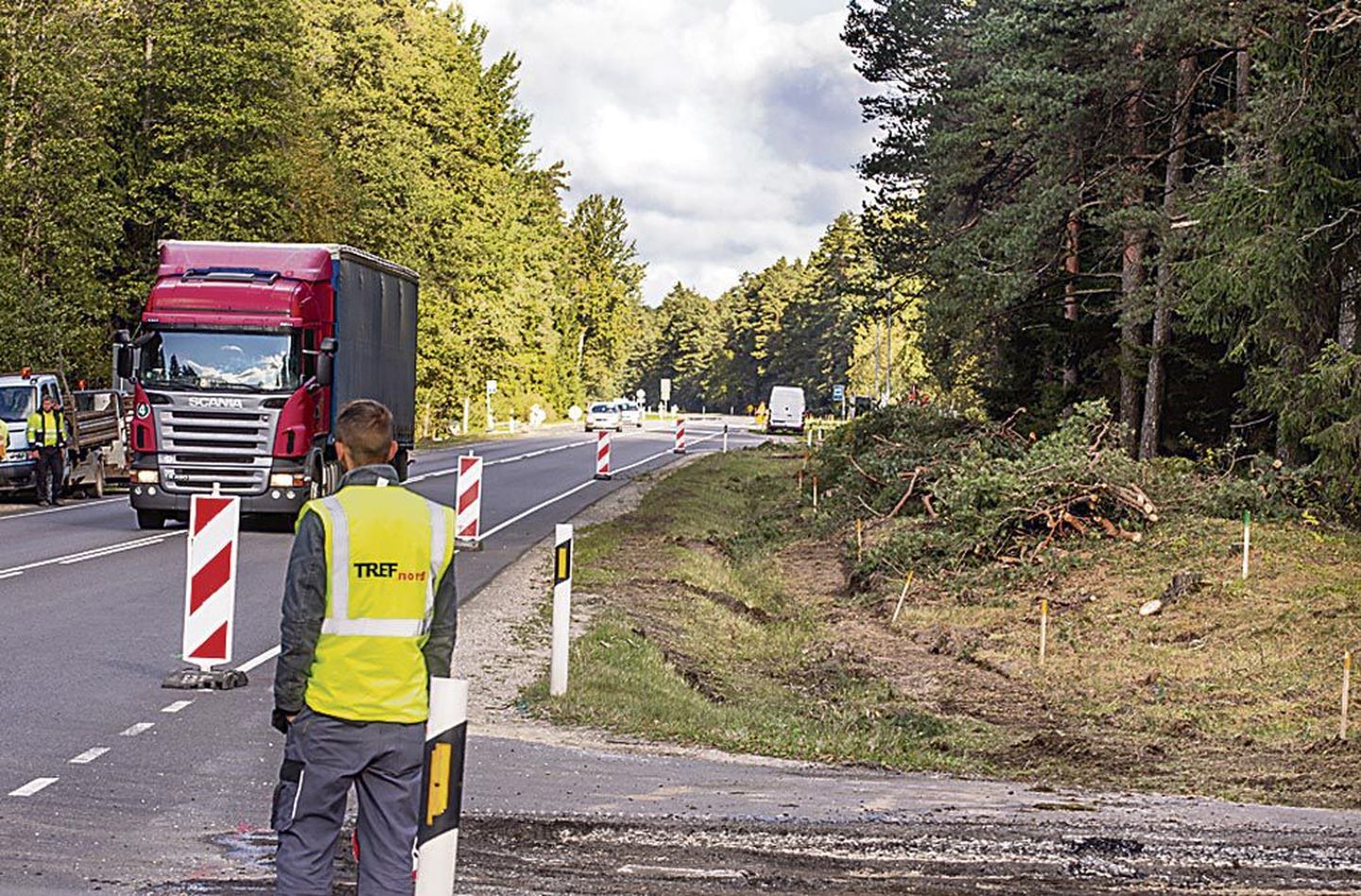 Pärnust Riia poole algas riigimaanteel 400 meetri pikkusel lõigul Tõllapulga ristmiku ümberehitamine, tööd lõpevad novembris.
