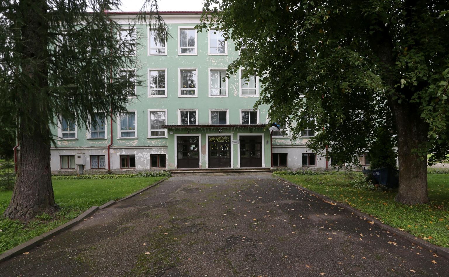 Kallaste kooli edasine saatus sõltub Peipsiääre vallavalitsuse otsusest.