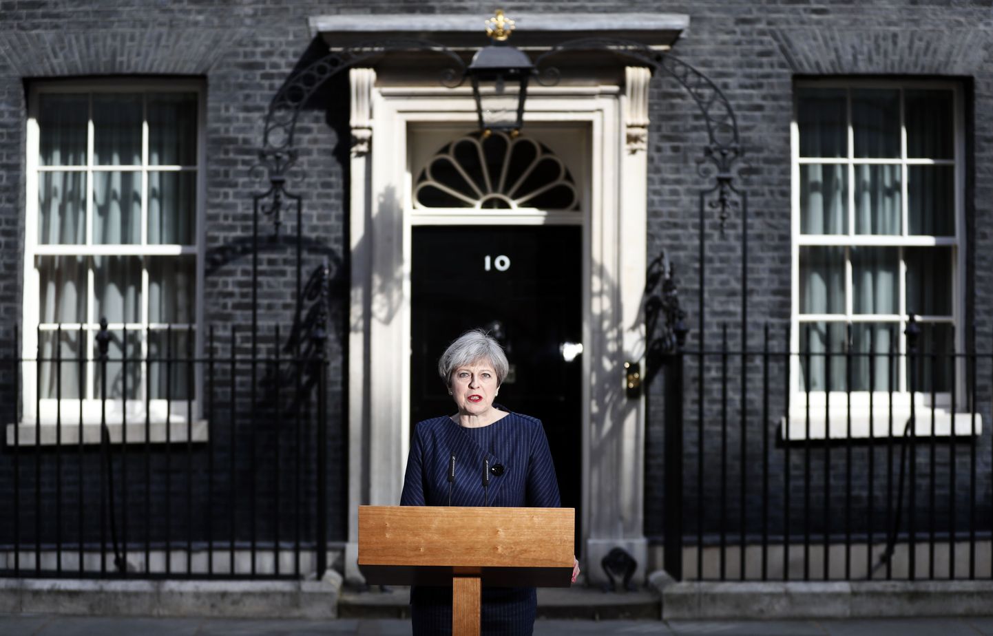 Briti peaminister Theresa May tegi eile pärast valitsuse istungit Londoni Downing Streetil üllatusliku avalduse, milles kuulutas välja ennetähtaegsed parlamendivalimised.