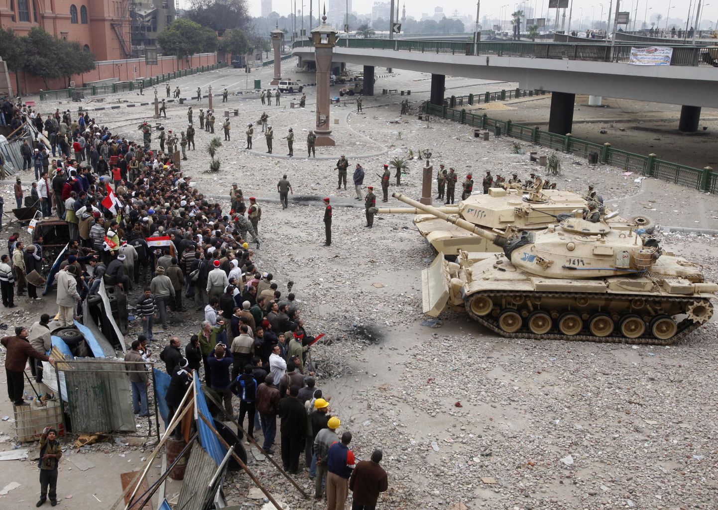 Tankid Kairos Tahriri väljakul