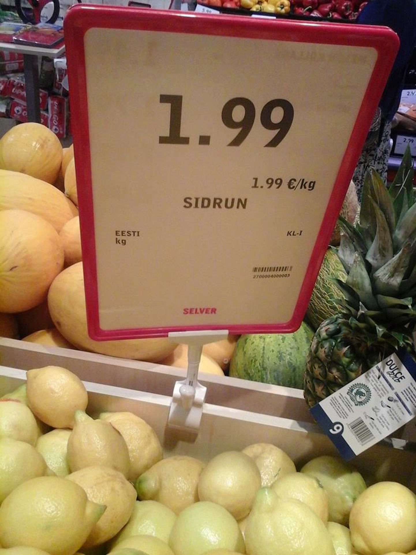 Tartus Veeriku Selveris võis reedel kella 14.30 paiku osta endale sidruneid, mis on väidetavalt Eesti päritolu.