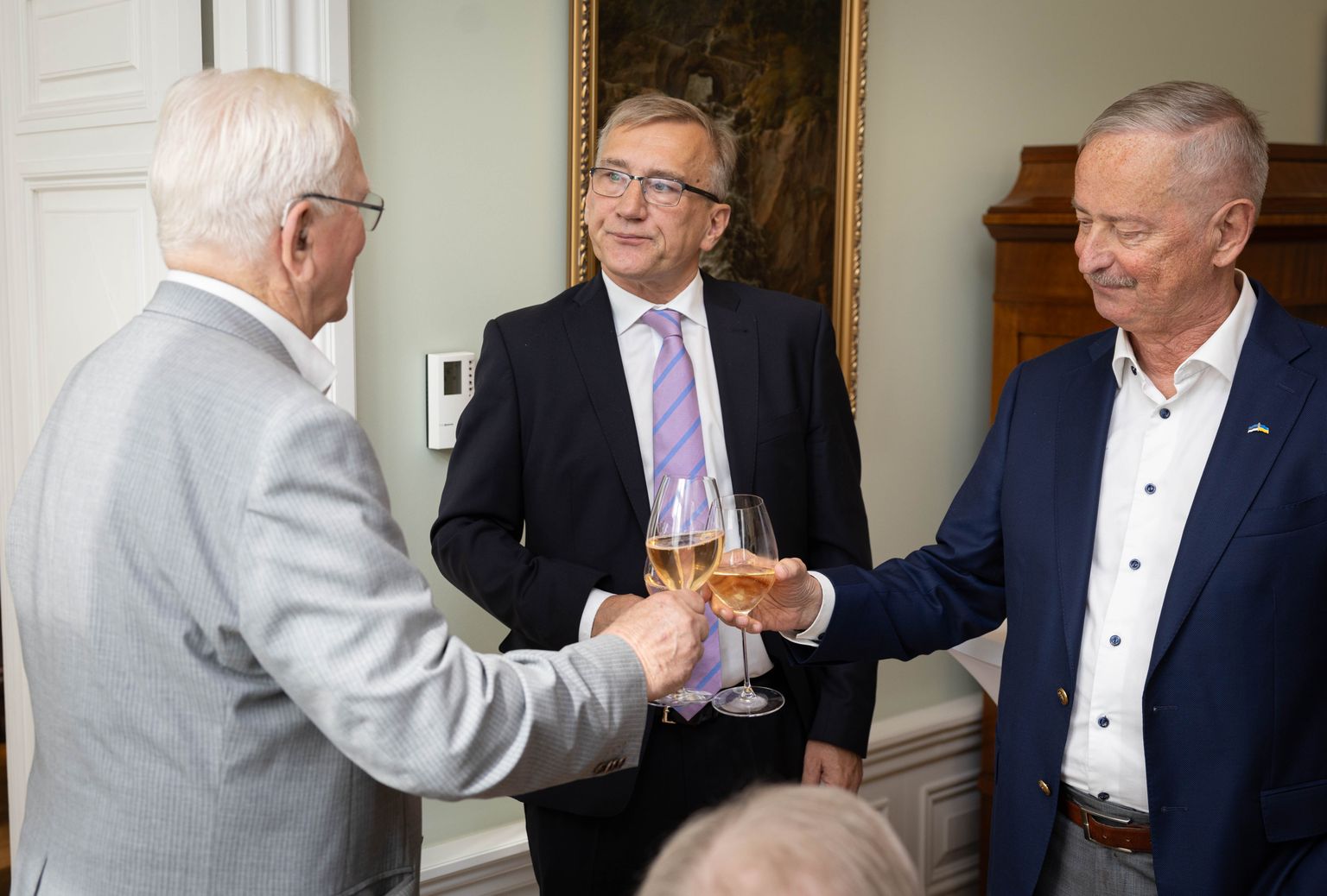 21.08.2023. Peaminister Kaja Kallase vastuvõtt Eesti endistele peaministritele Stenbocki majas. Andres Tarand, Juhan Parts ja Siim Kallas.
