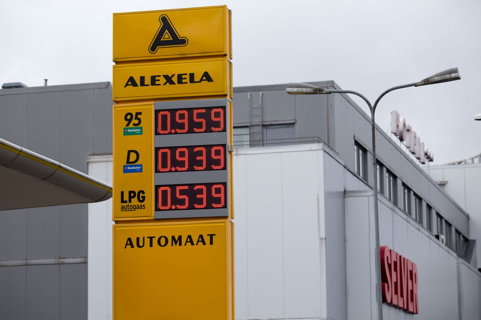 Alexela Oili tankla Viljandis.
