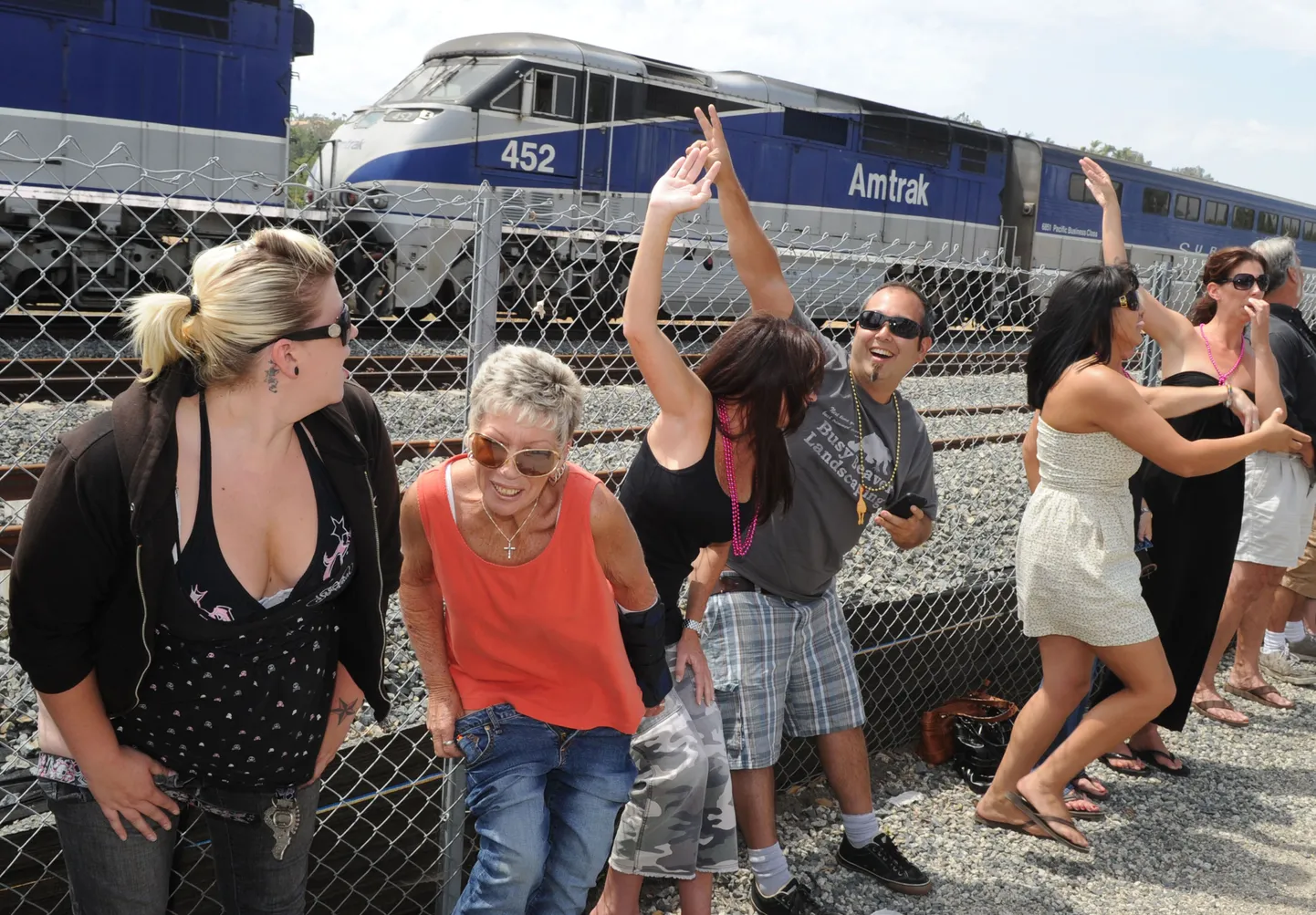 Традиция "Оголи зад перед поездом" отметила в Калифорнии 31 годовщину