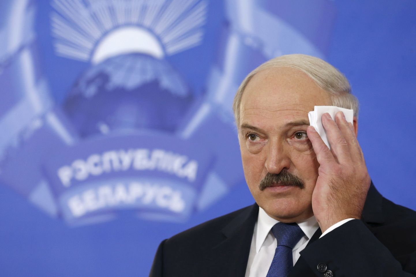 Aleksandr Lukašenkol ei pruugi valimiste pärast higistada. Tema võim on esialgu kindel.