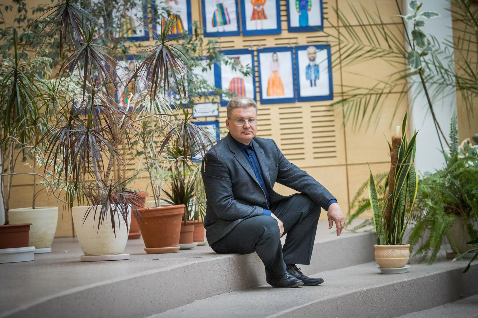 Rakvere reaalgümnaasiumi direktor Martti Marksoo ütleb, et õpetajate värbamisega varakult alustamine on tema juhitavas koolis tavaline praktika.
