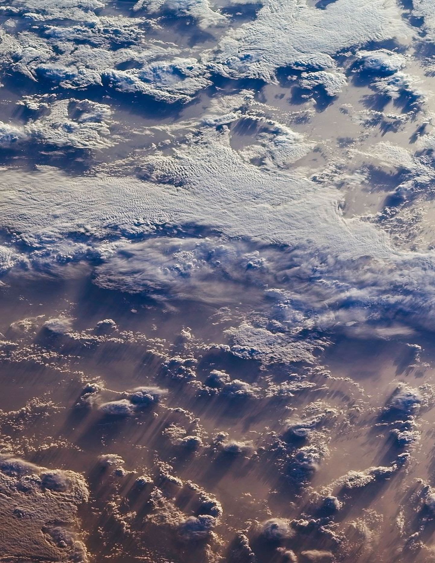 NASA foto pilvedest India ookeani kohal