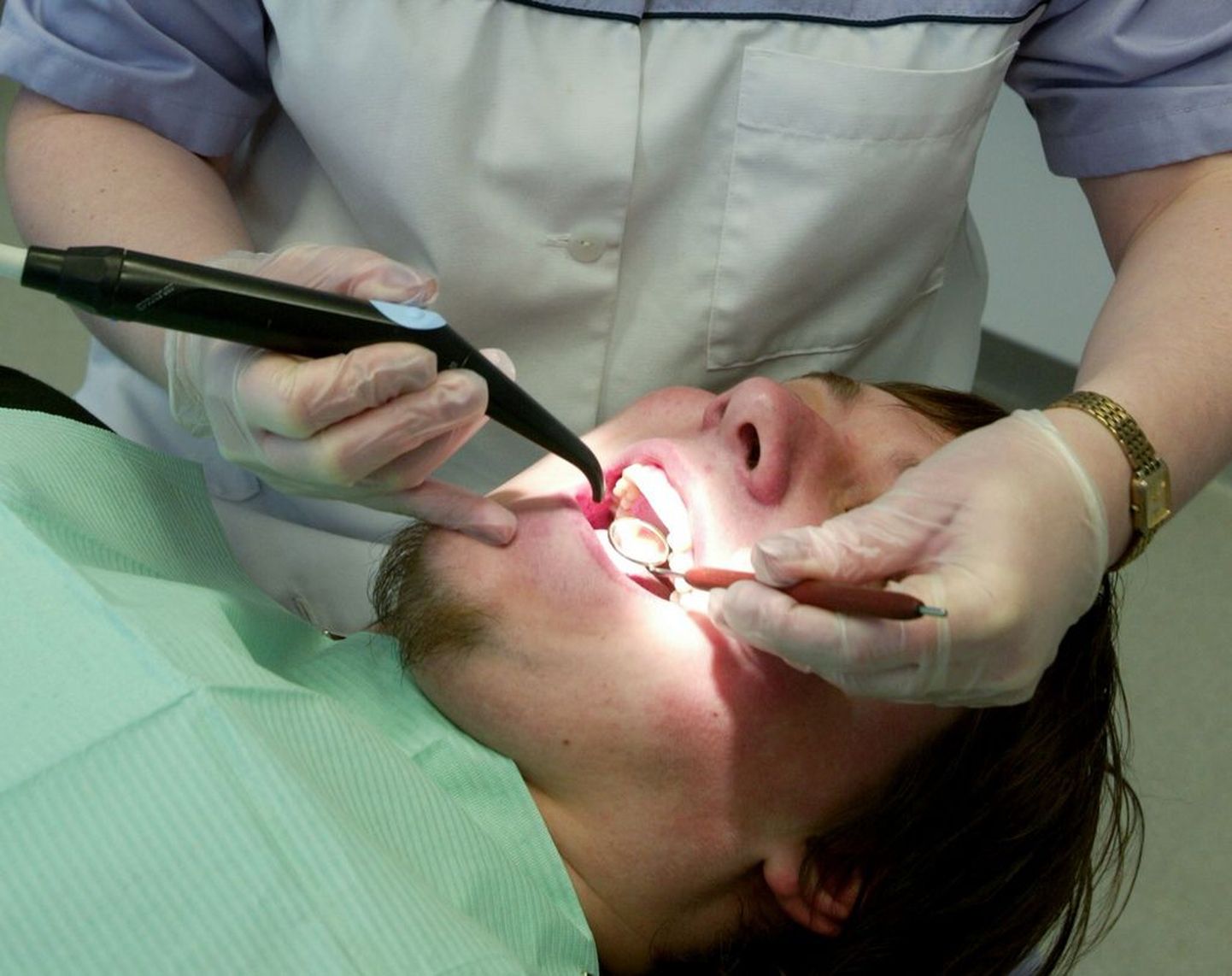 Mullu külastasid täiskasvanud hambaarsti keskmiselt ühe korra.