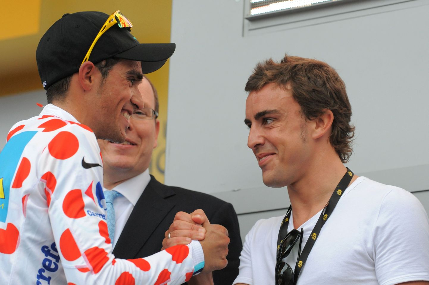 Pilt aastast 2007. Alberto Contador (vasakul) ja Fernando Alonso.