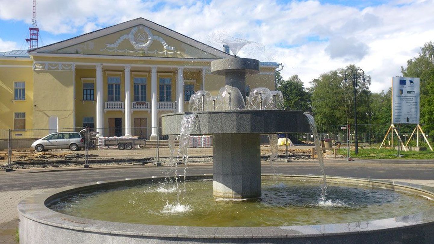 See 1950. aastatel valminud kultuuripalee on üks uhkemaid Kohtla-Järve ehitisi.