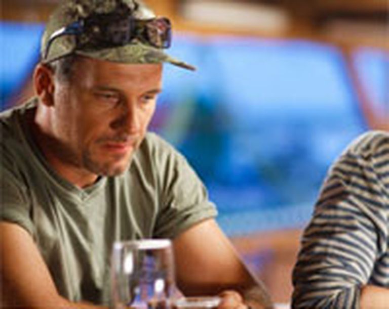Aktieris Andris Keišs filmā "Vientuļā sala" 