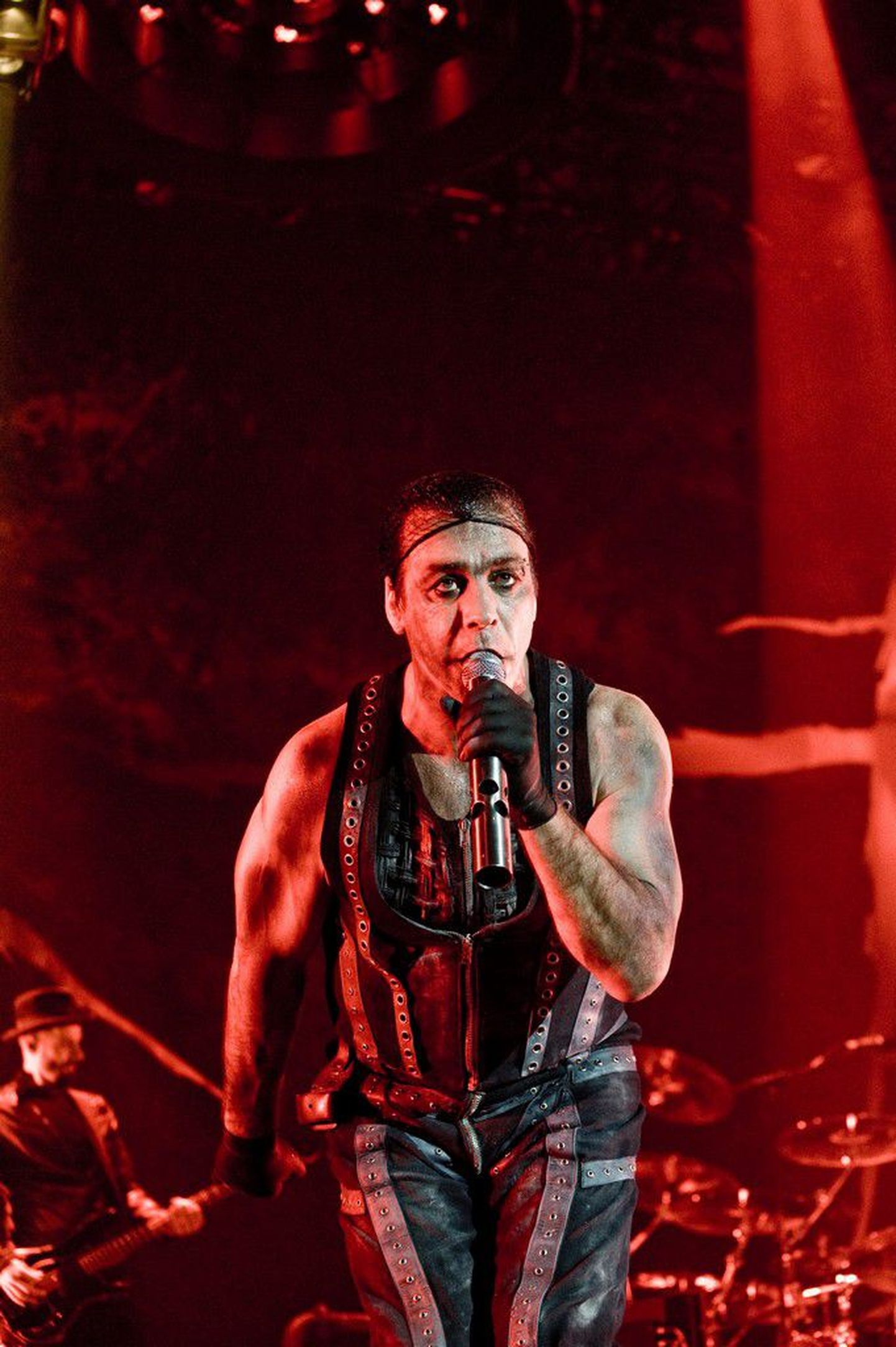 Rammstein Saku Suurhallis. Pildil laulja Till Lindemann.