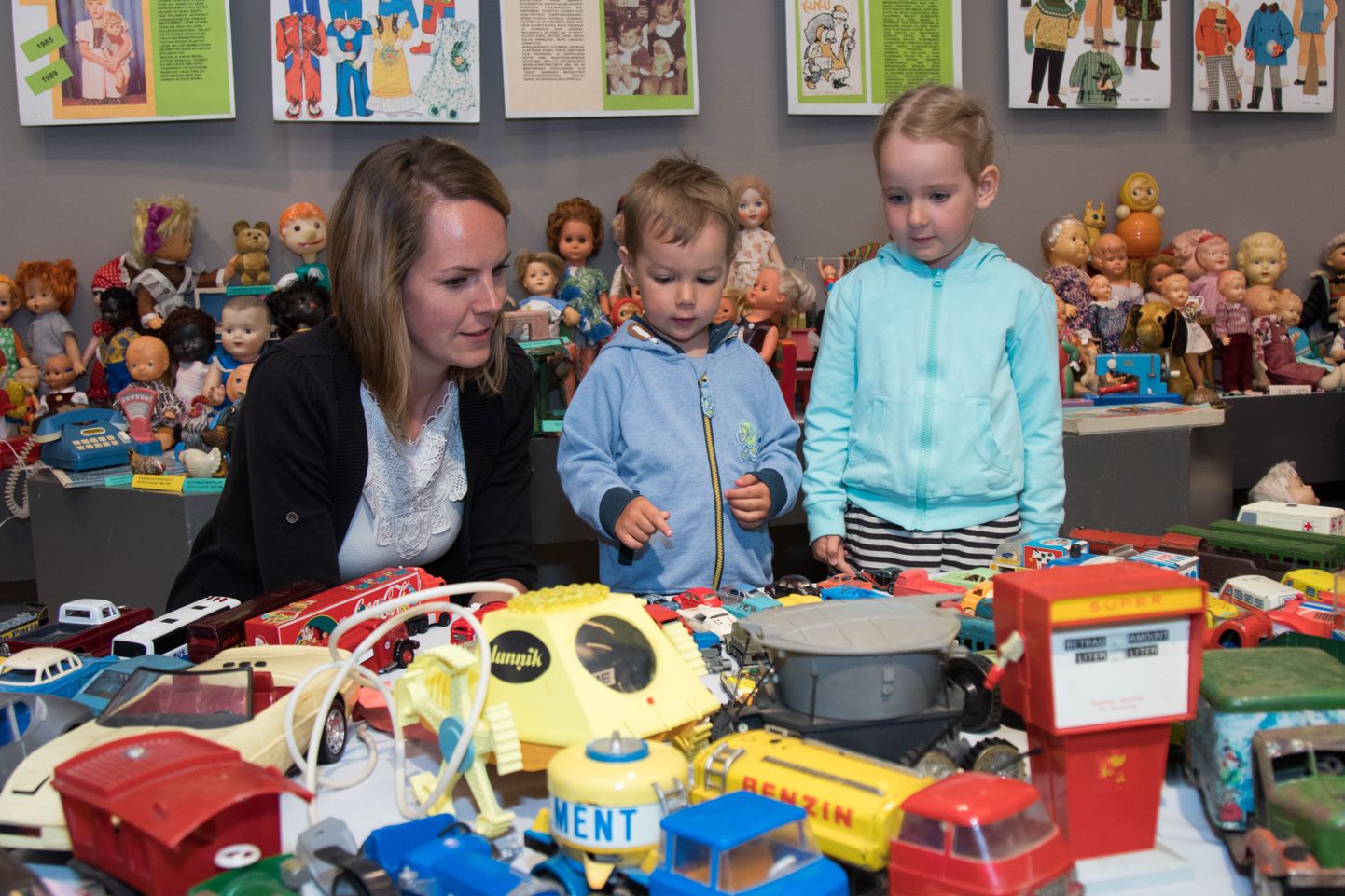 Näituse «Möödunud sajandi mänguasjad» pakub uudistamiseks sadu mänguasju Heli Männi erakogust.