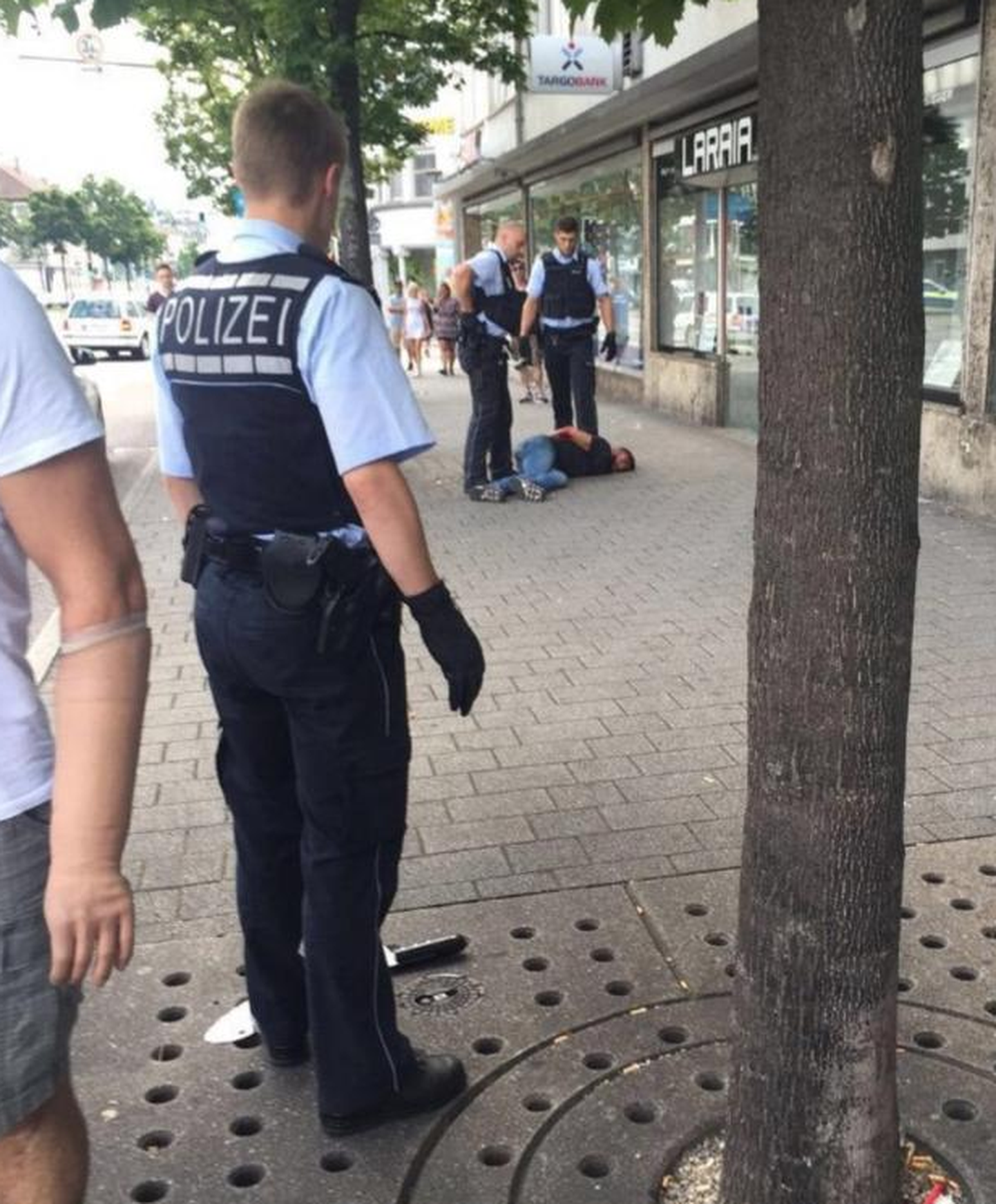 Saksamaal ründas mees tänaval matšeetega inimesi.