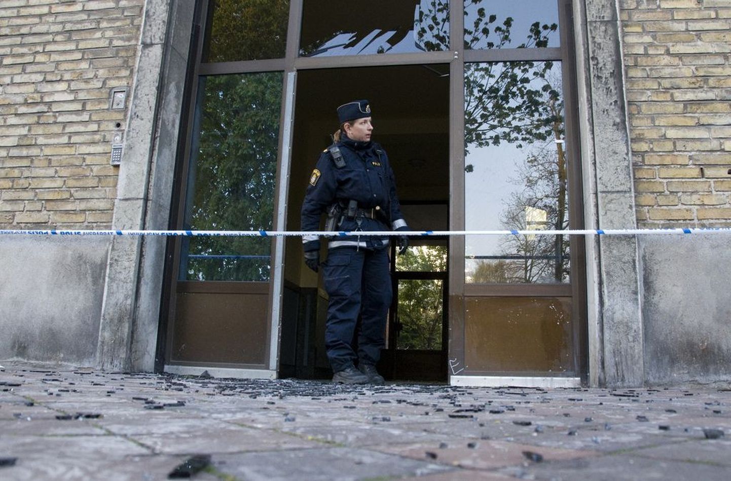 Полицейский в Мальме на месте происшествия.