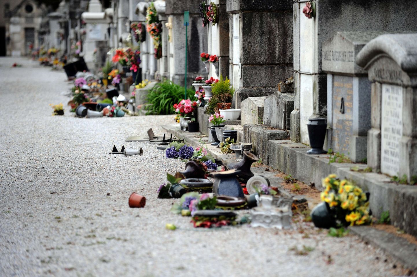 Aprillis rüvetatud hauad Lõuna-Prantsusmaal