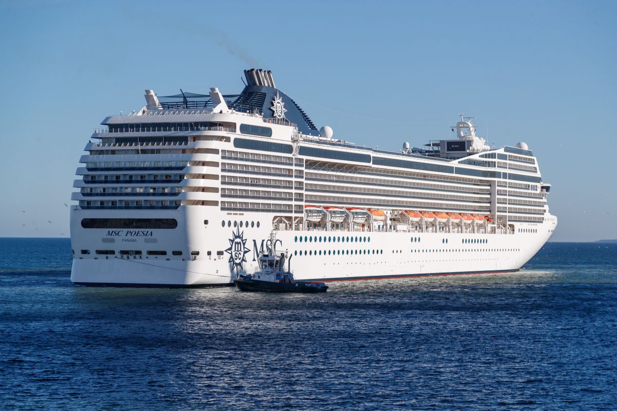 Kruiisilaevad saabumas laupäeva hommikul Tallinna Vanasadama kruiisiterminali. MSC Poesia ja Norwegian Getaway