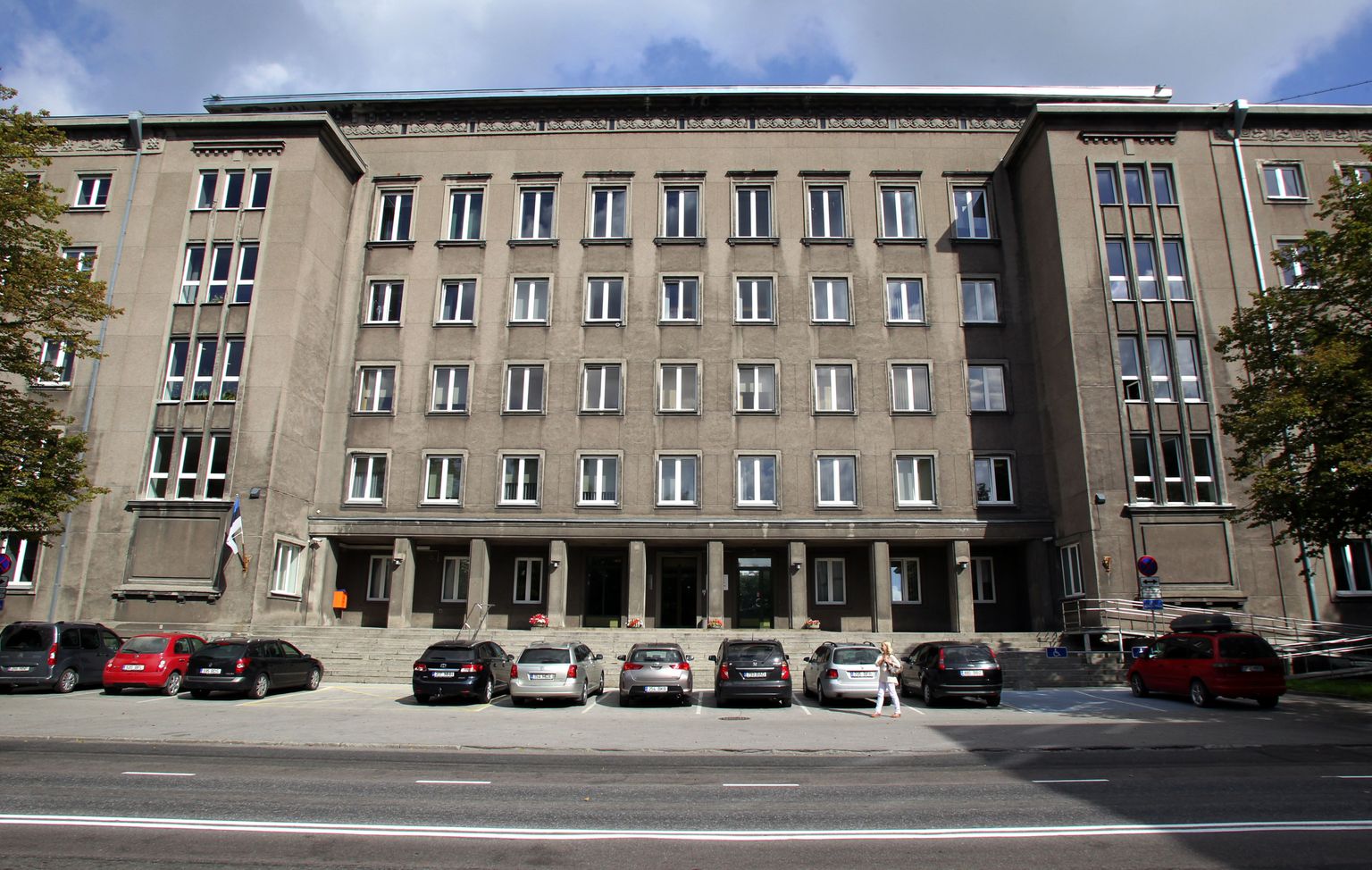 Sotsiaalministeeriumi kulud kasvasid üle 200 protsendi.