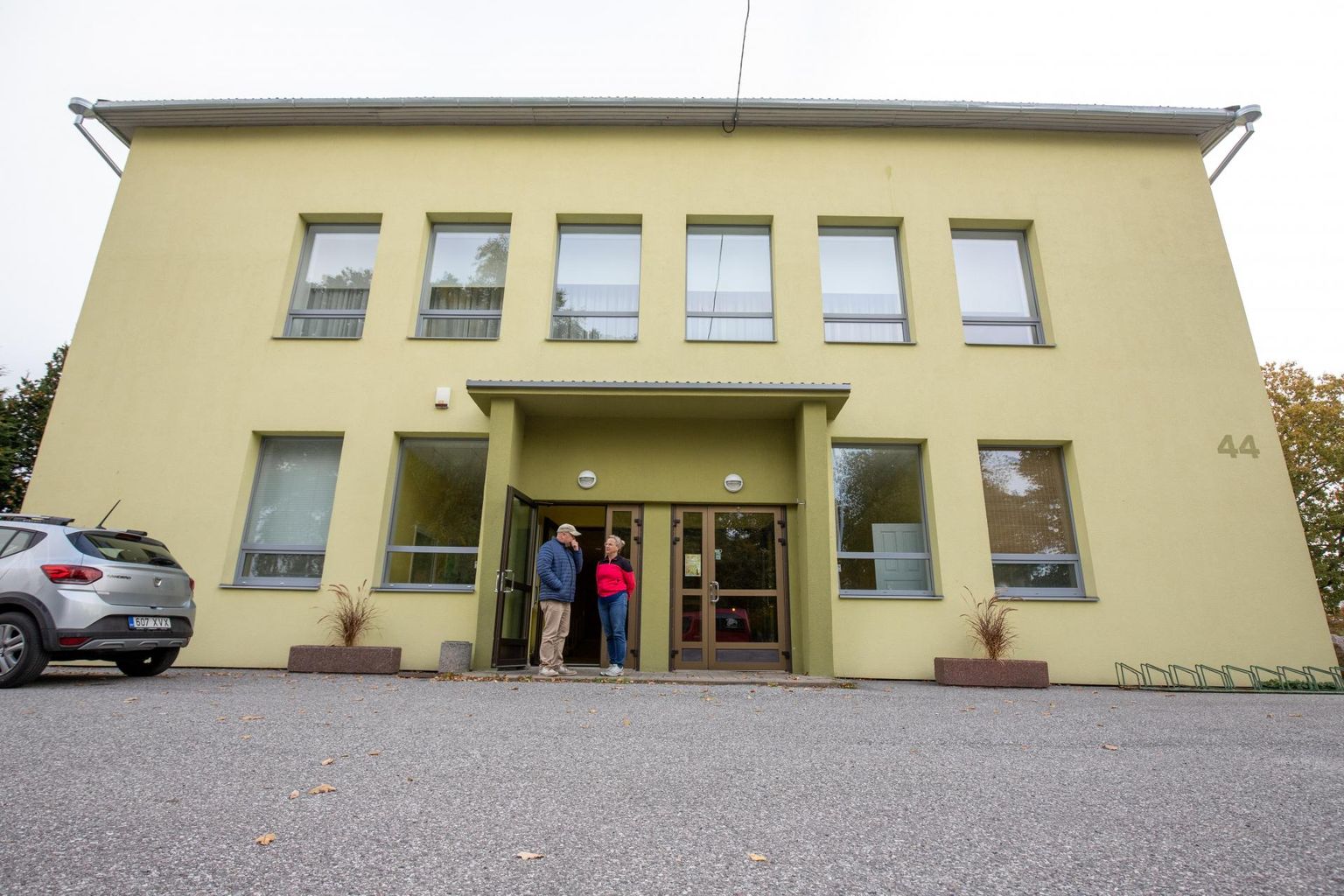 Seltsimaja lekkiv katus vahetatakse remondi käigus välja.