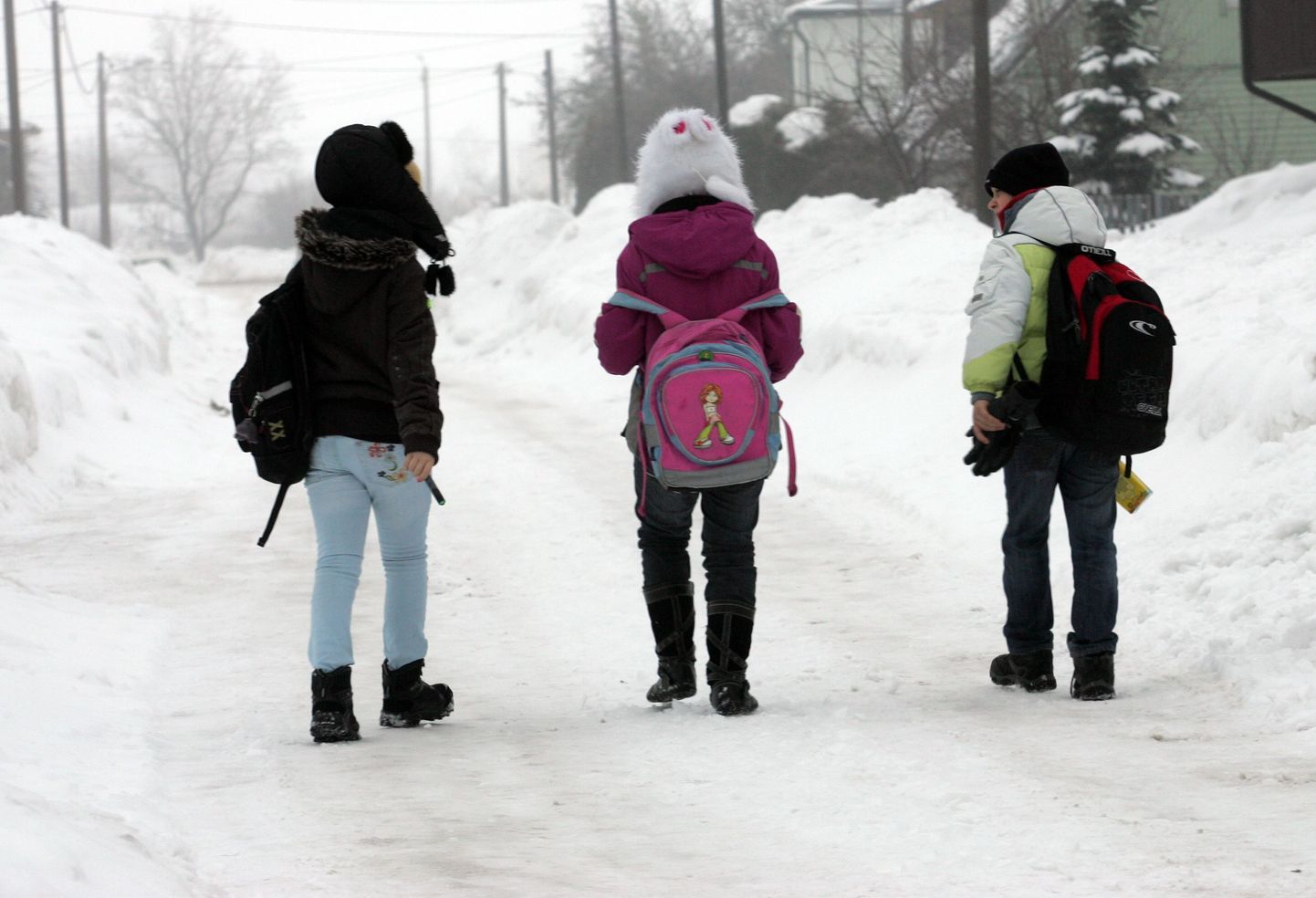 Lapsed teel kooli