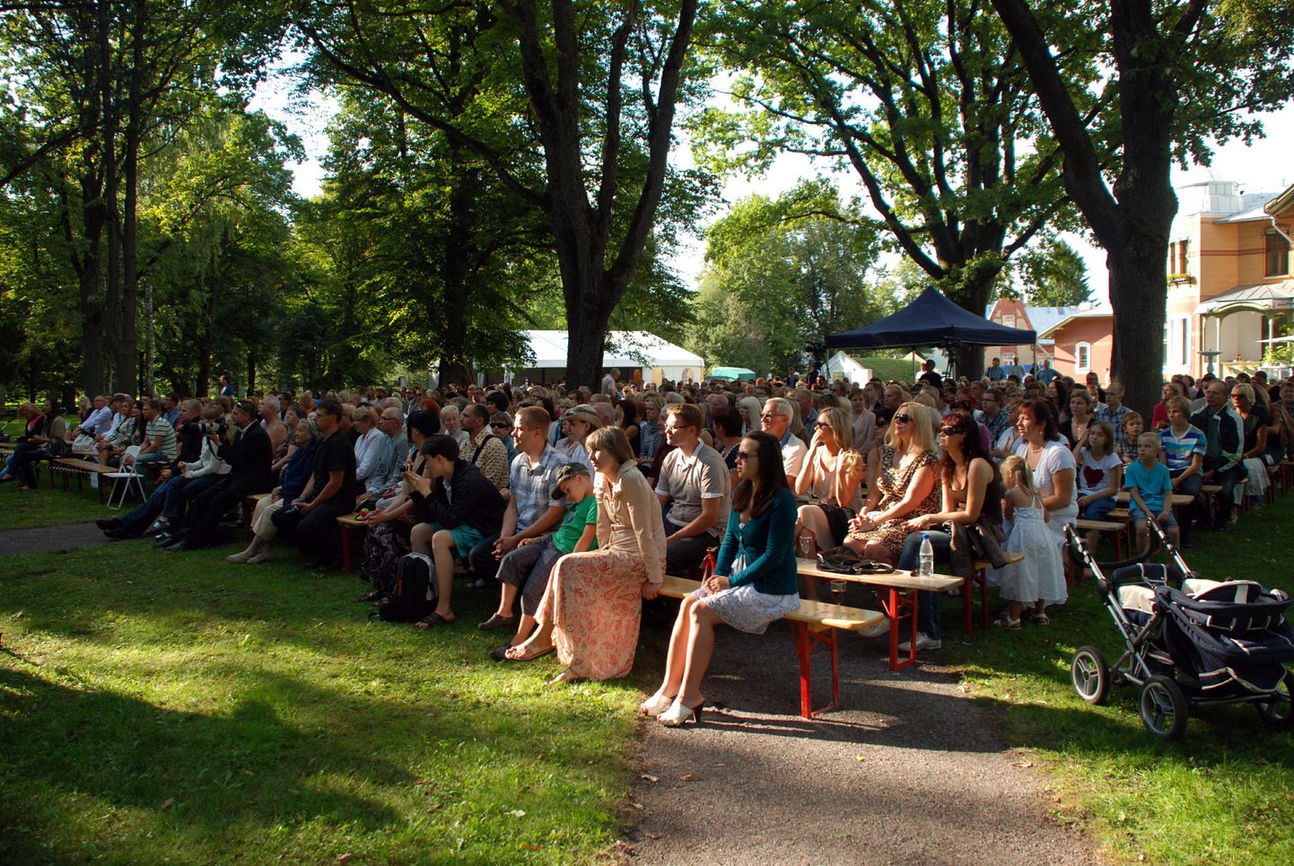 Laupäeval toimub Ammende villa aias kontsert "Kummarcus Valgrele".