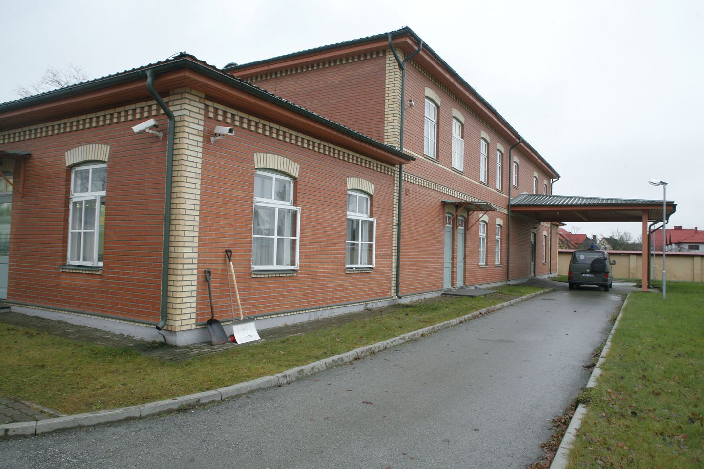 Lääne prefektuuri piirivalvurid kolivad kunagise Pärnu üksik-jalaväepataljoni sõjaväelinnaku territooriumil asuvasse hoonesse.